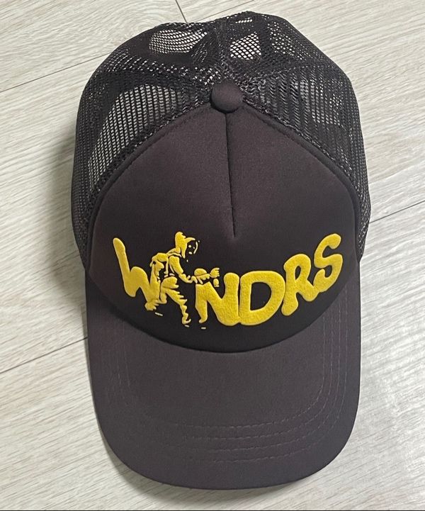 MUSINSA公式 | WKNDRS SPRAY TRUCKER CAP (BROWN)