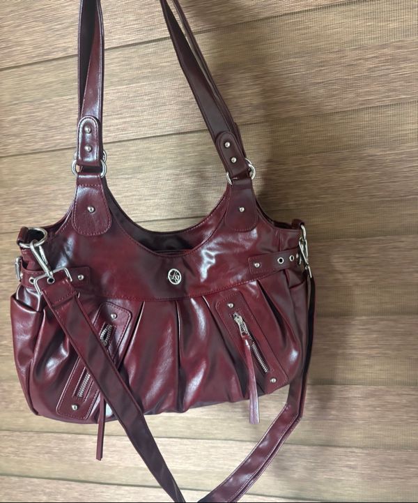 MUSINSA公式 | ILLIGO エンバー バックル ショルダーバッグ バーガンディ