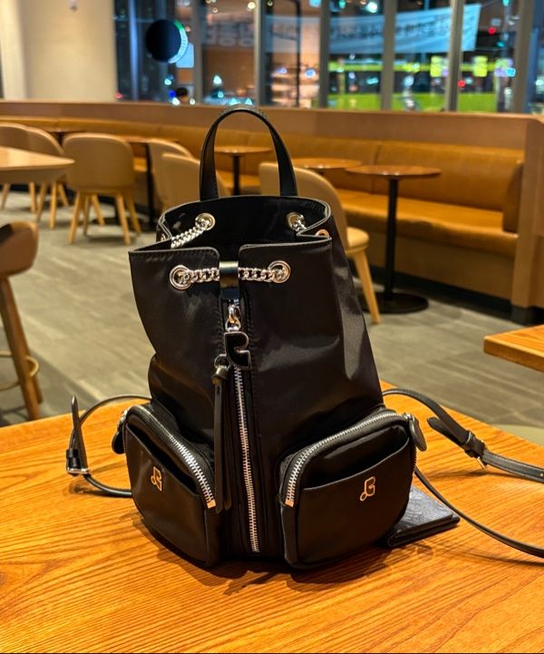 【韓国 Rest & Recreation】RR CHAIN BACKPACK MUSINSA | REST&RECREATION RR CHAIN BACKPACK - KHAKI