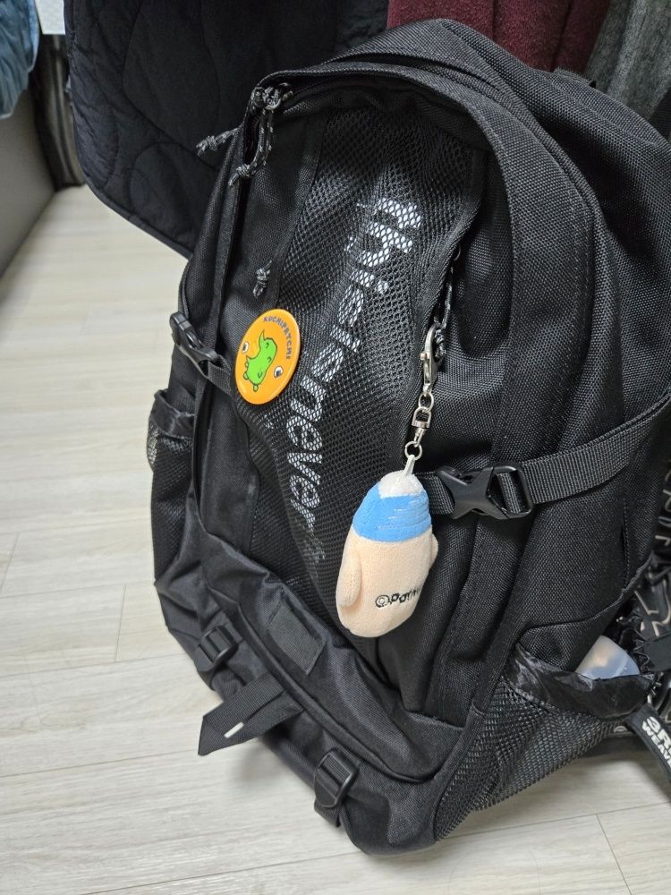 スケートボード thisisneverthat INTL-Logo Backpack 30 thisisneverthat Intl-Logo Backpack 30 in Black | FWRD