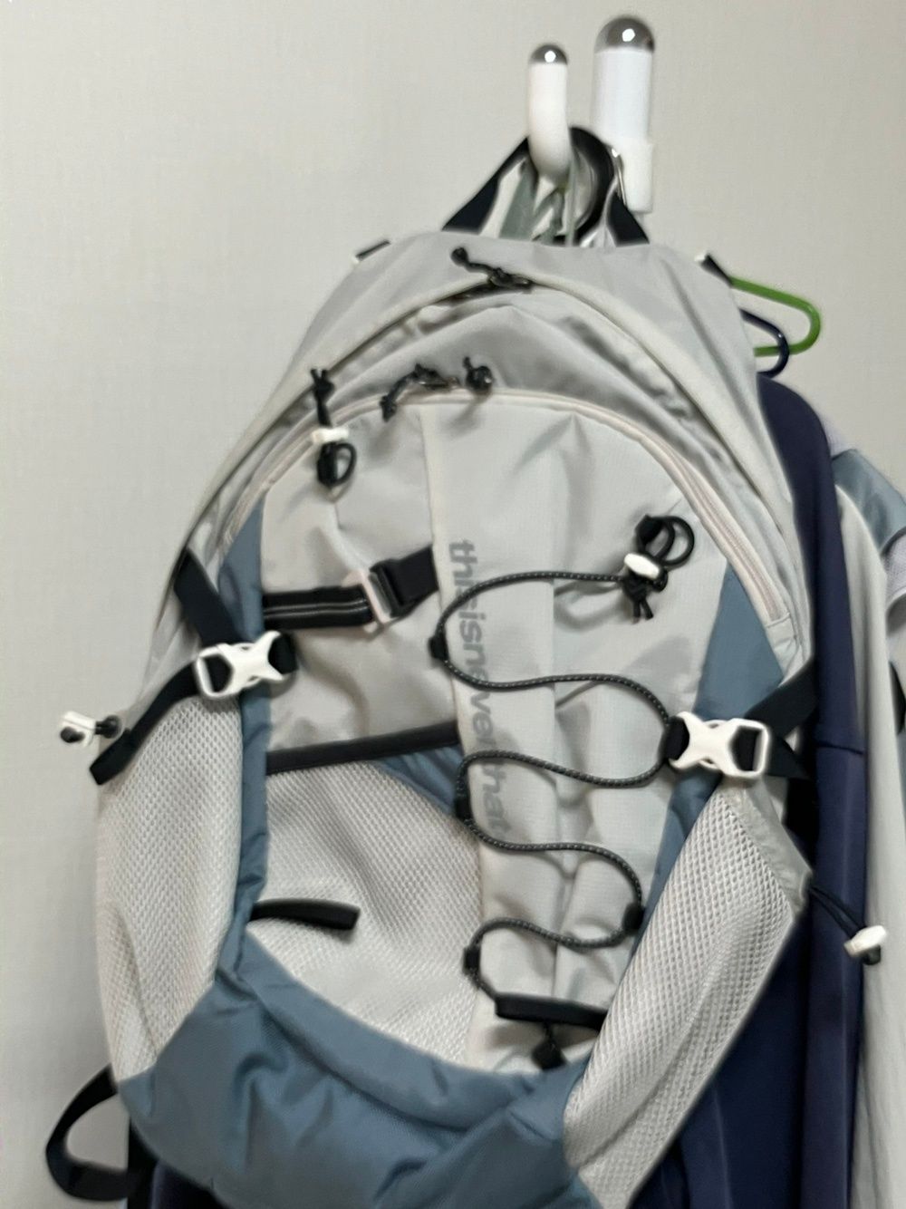 【THISISNEVERTHAT】SP-Logo Field Backpack 28 Grey SP-Logo Field Backpack 28 – thisisneverthat® JP