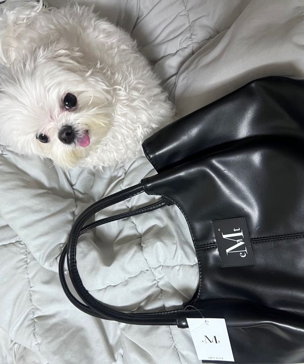 [MUCENT] EPEE MIDDLE STITCH LEATHER TOTE BAG UNISEX / 韓国発 MUSINSA | MUCENT Epee Middle Stitch Leather Tote Bag (Unisex)