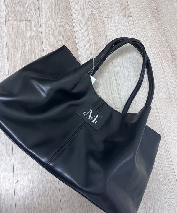 MUSINSA | MUCENT Epee Middle Stitch Leather Tote Bag (Unisex)