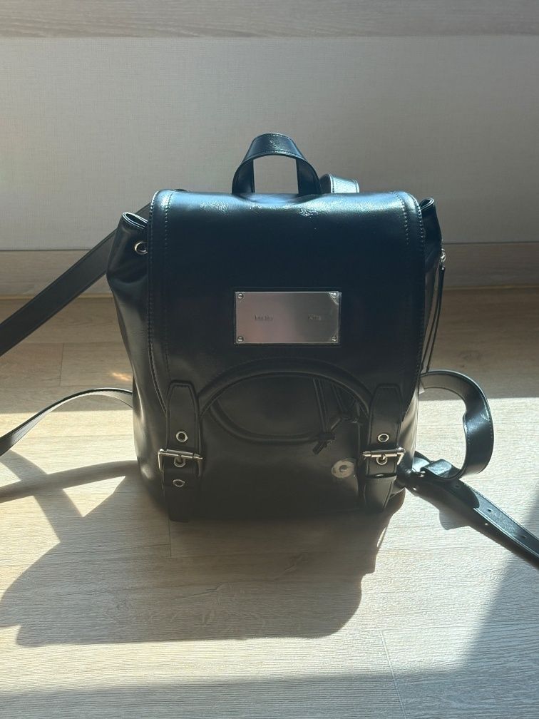 【MATIN KIM】 BUCKLE DETAIL BACK PACK IN BLACK BUCKLE DETAIL BACK PACK IN BLACK – Matin Kim
