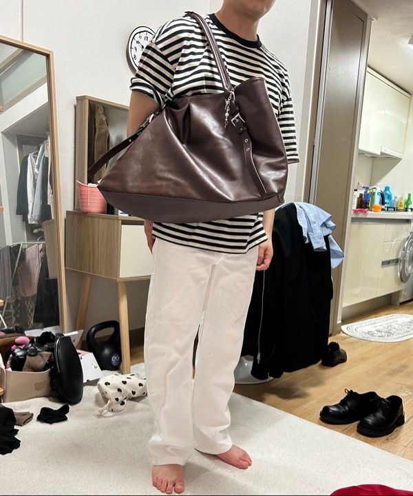 【YEOMIM】★trapez bag☆韓国人気☆2色 YEOMIM】☆trapez bag☆韓国人気☆2色 (YEOMIM/トートバッグ