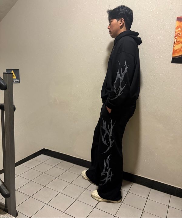 MUSINSA | NOT4NERD Dagger Tribal Logo Incision Sweat Pants