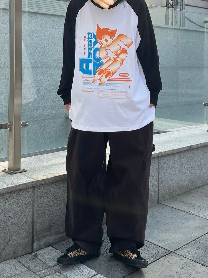 MUSINSA公式 | MAINBOOTH [Atom] Cyberpunk Raglan T-shirt (Black)