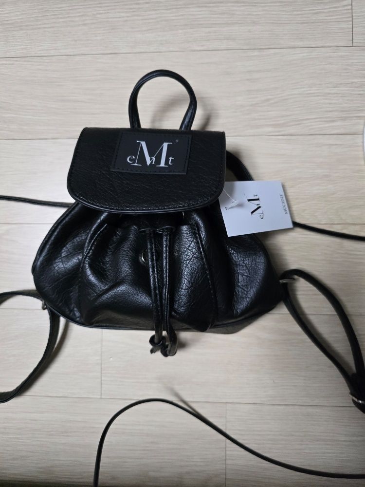 ★MUCENT★ Reno Crack Round Mini Backpack Unisex MUSINSA | MUCENT Reno Crack Round Mini Backpack Unisex