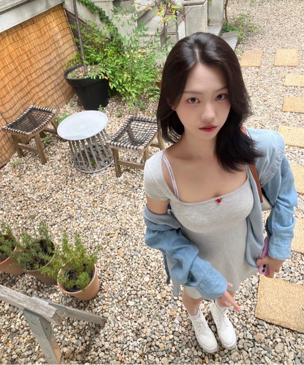 MUSINSA公式 | GLOWNY ROSY SCOOP MINI DRESS (WHITE MELANGE)