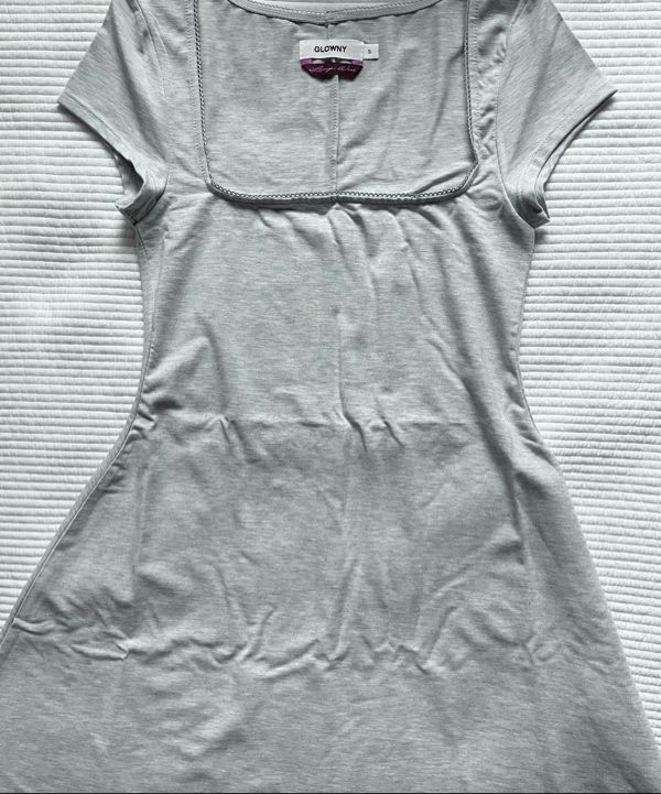 MUSINSA公式 | GLOWNY ROSY SCOOP MINI DRESS (WHITE MELANGE)