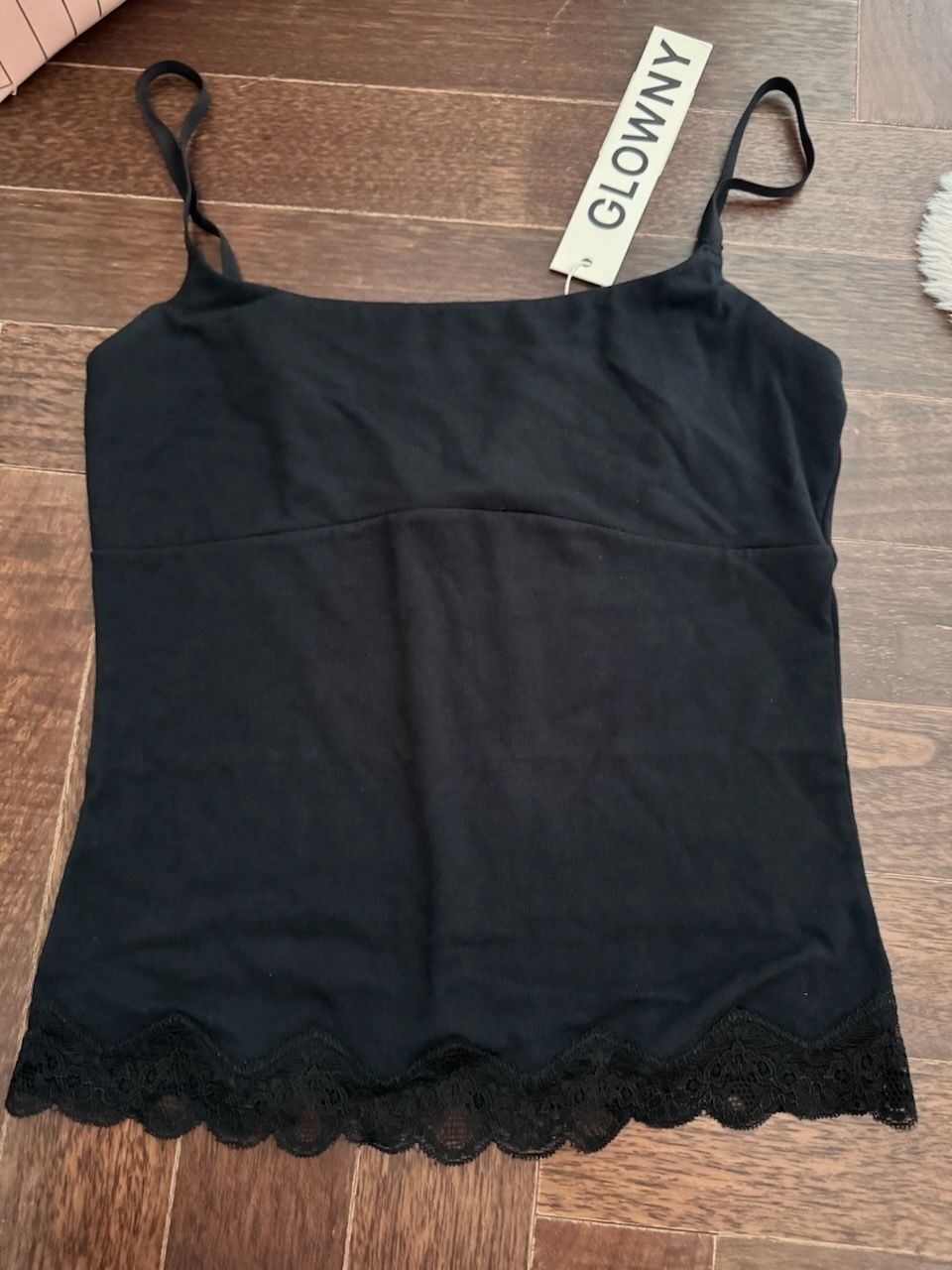 MUSINSA公式 | GLOWNY HEART LACE CAMI (BLACK)