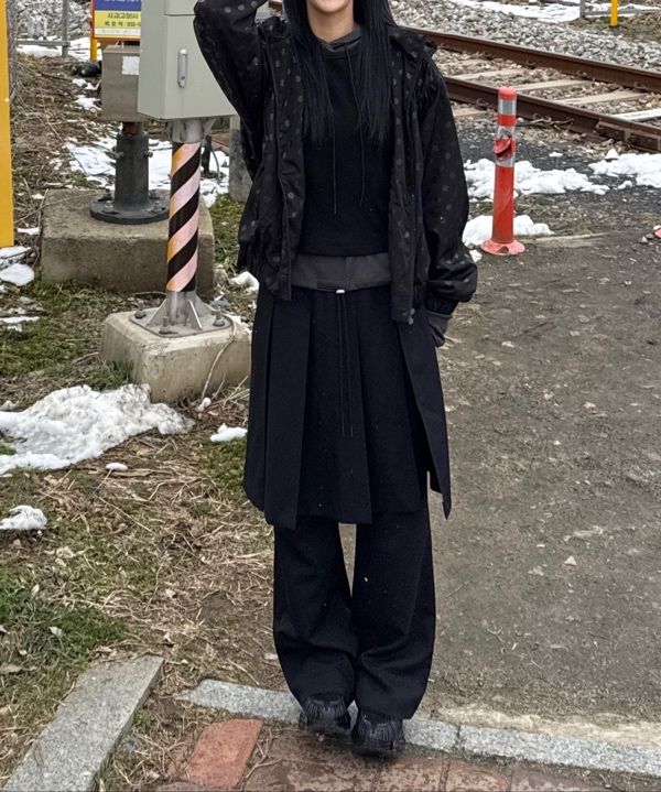 ★RONRON★ PENDANT FRILL HOODIE WIND JUMPER BLACK DOT PENDANT FRILL HOODIE WIND JUMPER BLACK - RONRON 론론