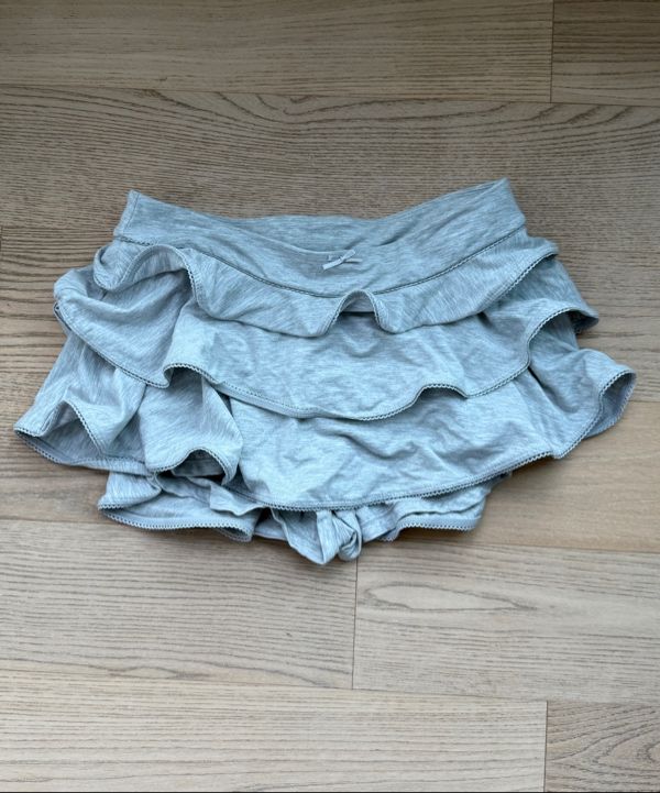 MUSINSA | GLOWNY PICOT FRILL MINI SKIRT (WHITE MELANGE)