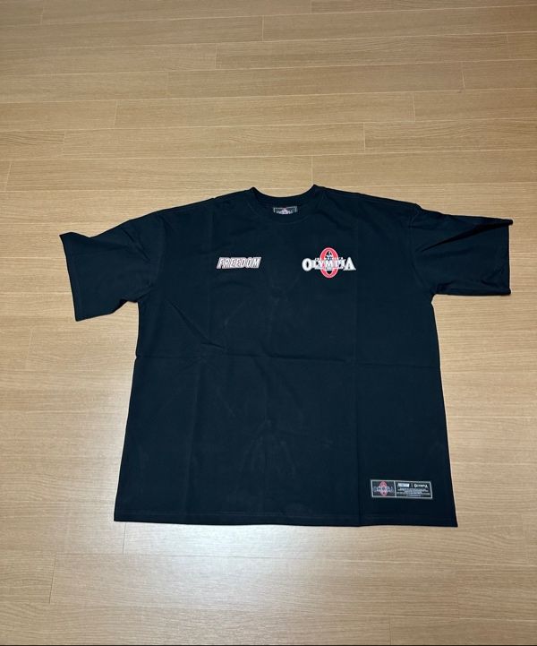MUSINSA公式 | FREEDOM オリンピアスモールロゴTシャツ_2カラー