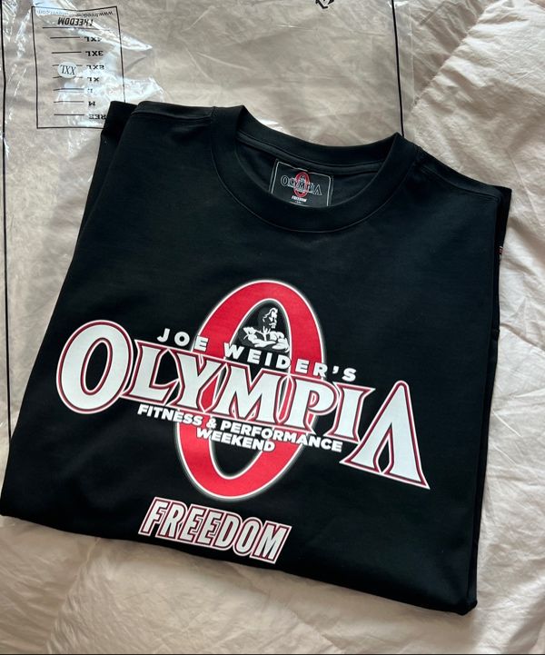 MUSINSA公式 | FREEDOM オリンピアビッグロゴTシャツ_2カラー