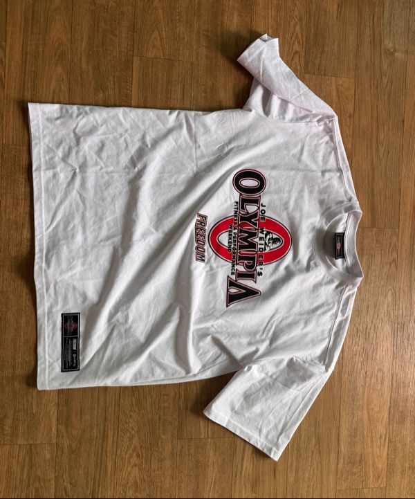 MUSINSA公式 | FREEDOM オリンピアビッグロゴTシャツ_2カラー