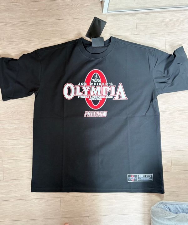 MUSINSA公式 | FREEDOM オリンピアビッグロゴTシャツ_2カラー