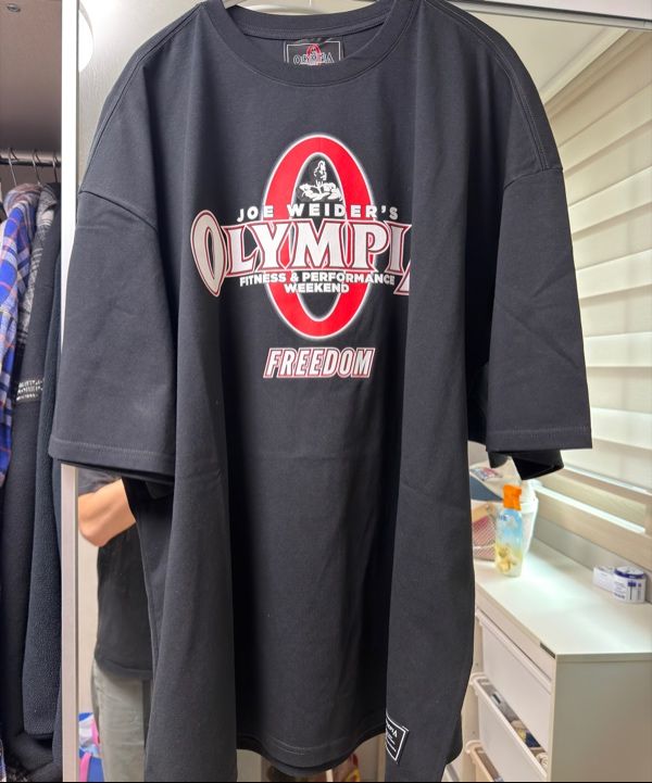 MUSINSA公式 | FREEDOM オリンピアビッグロゴTシャツ_2カラー