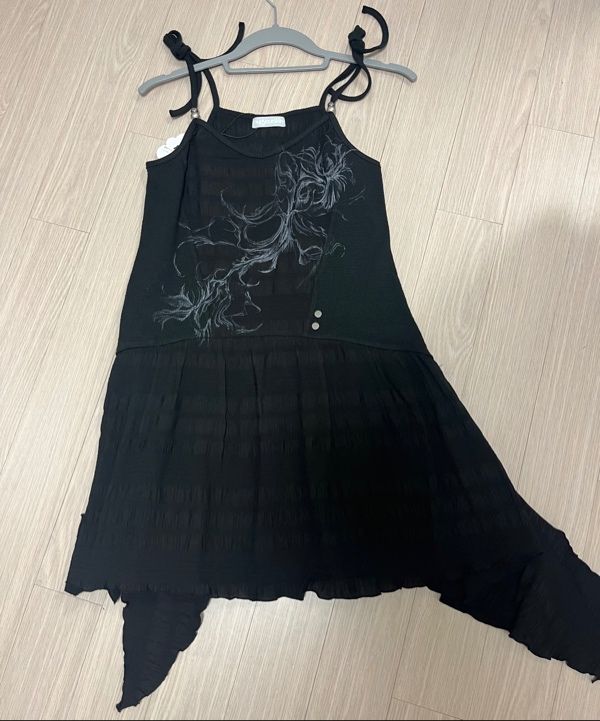 HUG YOUR SKIN ■ Flared V-Neck Sleeveless MUSINSA | HUG YOUR SKIN Flared V-Neck Sleeveless (Black)