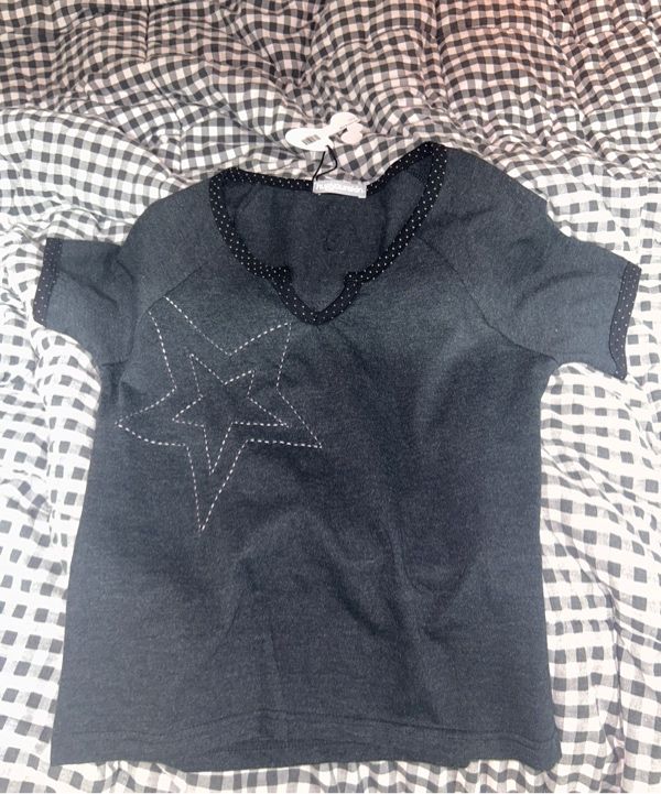 MUSINSA | HUG YOUR SKIN Star Stitch Top (Grey)