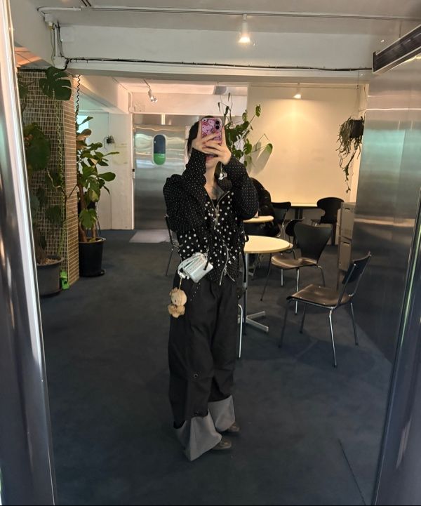 MUSINSA | HUG YOUR SKIN Dot Big Pocket Hoodie Zip-Up (Black)