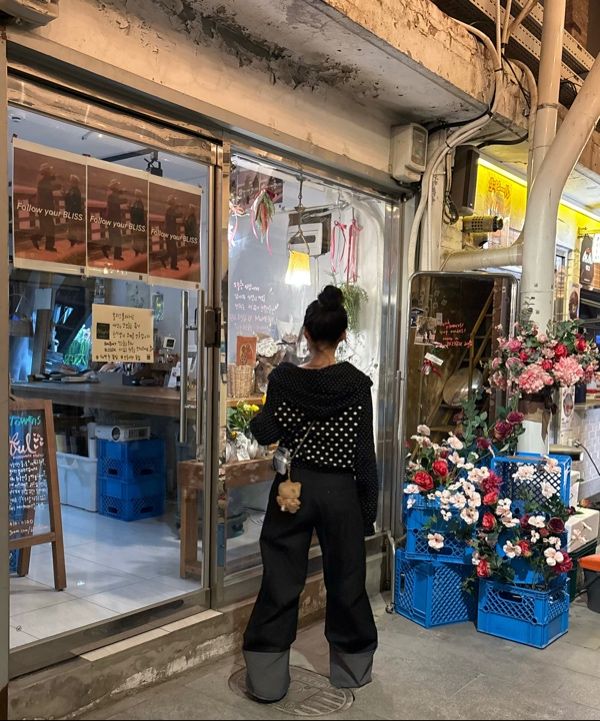 MUSINSA | HUG YOUR SKIN Dot Big Pocket Hoodie Zip-Up (Black)