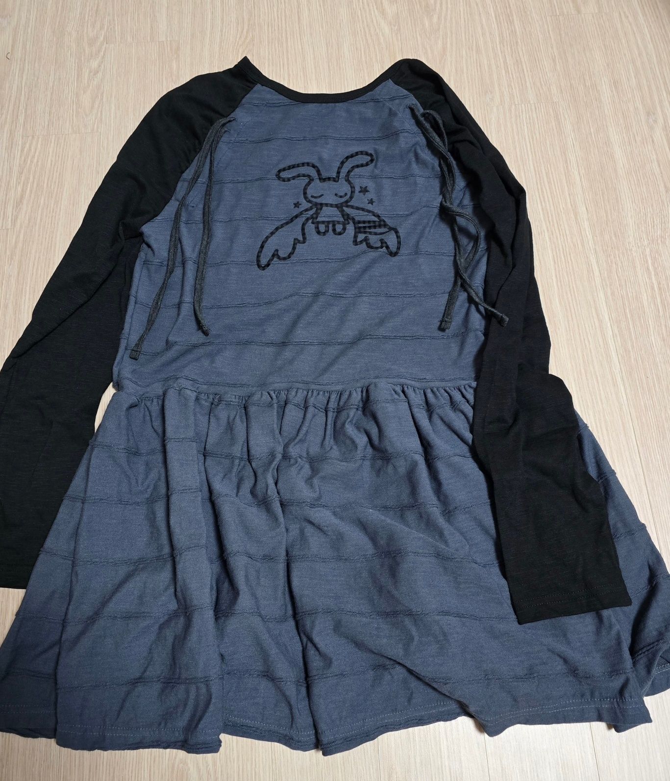 MUSINSA公式 | HUG YOUR SKIN Angel Patch Raglan Dress (Black