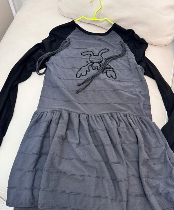 MUSINSA公式 | HUG YOUR SKIN Angel Patch Raglan Dress (Black