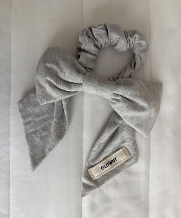 MUSINSA | GLOWNY BOW SCRUNCHIE (WHITE MELANGE)