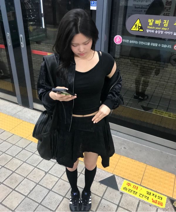 ● MISEKI SEOUL ● Unbalanced flow mini skirt MUSINSA | MISEKI SEOUL Unbalanced flow mini skirt BLACK