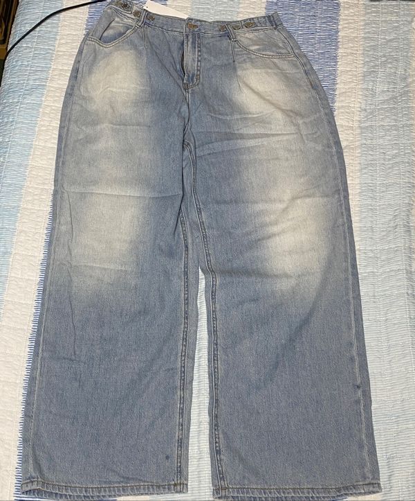 ☆韓国の人気☆【VOCAVACA】☆One-Tuck Wide Denim Pant.s☆ 4104834_base.jpg