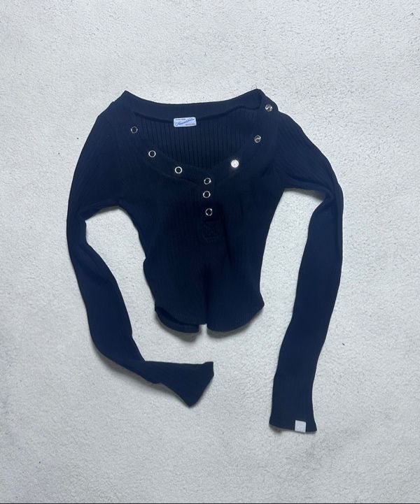 MUSINSA公式 | PLEASENOFOLLOW Bunny Snap Button Top ( Ver.1 ) (Black)