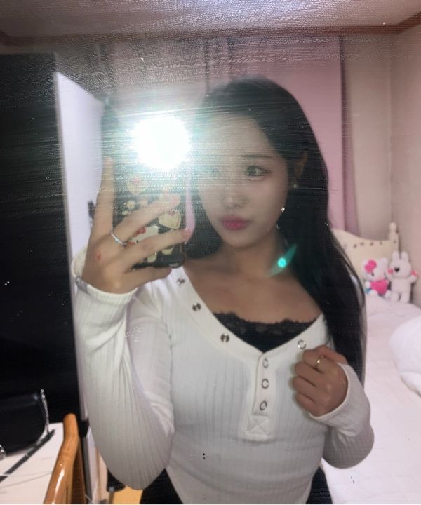 MUSINSA公式 | PLEASENOFOLLOW Bunny Snap Button Top ( Ver.1 ) (White)