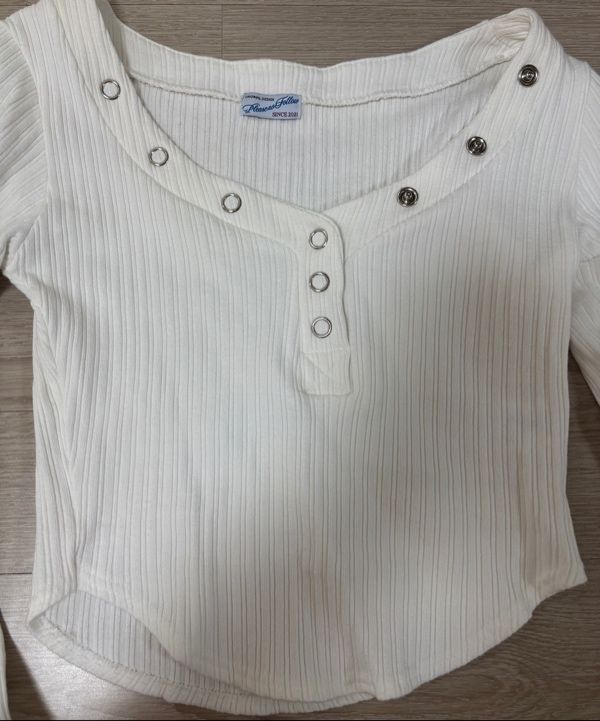 MUSINSA公式 | PLEASENOFOLLOW Bunny Snap Button Top ( Ver.1 ) (White)