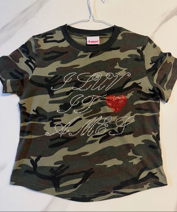 トップス amizoS MUSINSA公式 | AMES-WORLDWIDE AMES HOTFIX CROP TEE CAMO
