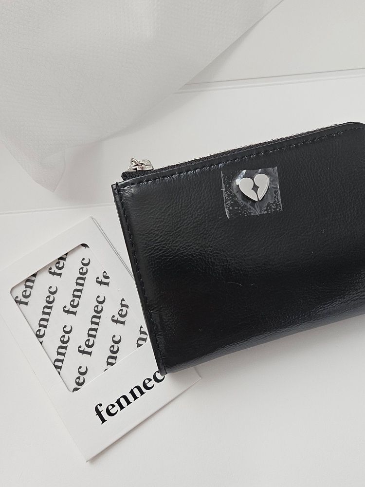 MUSINSA | fennec HEARTY ZIPPER WALLET - BLACK