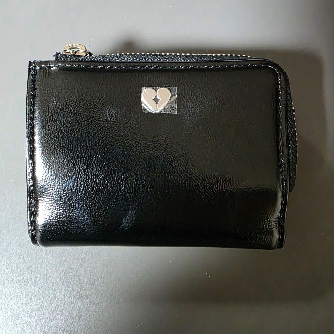 MUSINSA | fennec HEARTY ZIPPER WALLET - BLACK