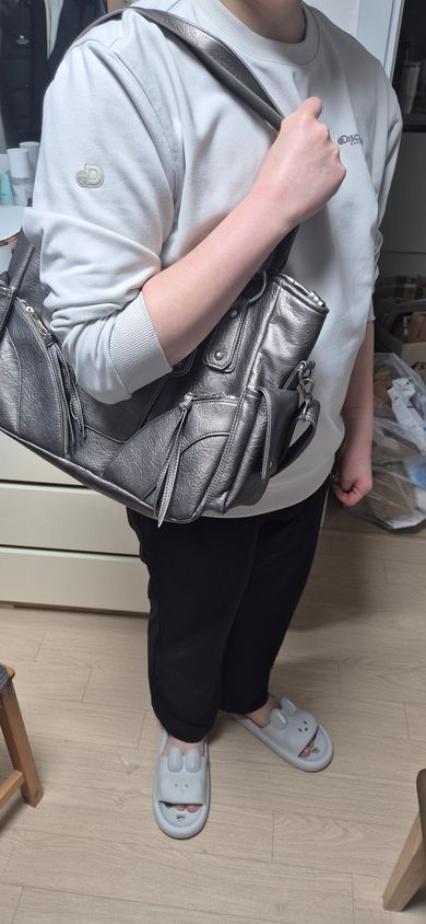 MUSINSA公式 | IUGAMAKARAS Studded Leather Shoulder Bag (Silver)