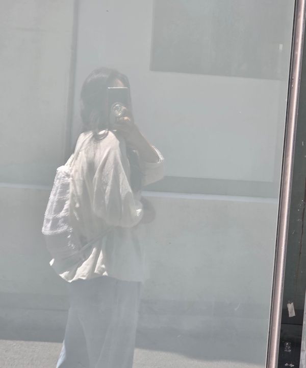 MUSINSA公式 | MARGARIN FINGERS LACE FRILL STRING BAG (WHITE)