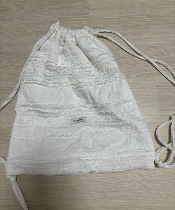 MUSINSA公式 | MARGARIN FINGERS LACE FRILL STRING BAG (WHITE)
