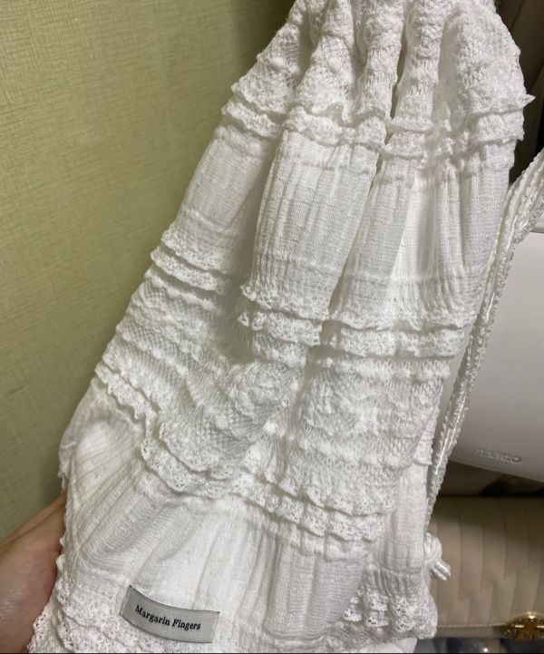 MUSINSA公式 | MARGARIN FINGERS LACE FRILL STRING BAG (WHITE)