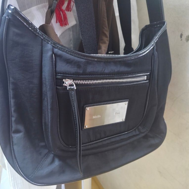 無料配送 ★ Matin Kim ★ NYLON POCKET BAG NYLON POCKET BAG IN BLACK – Matin Kim