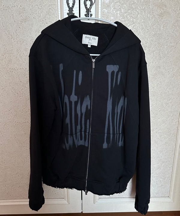 ★MATIN KIM ★BIG LOGO HOODY ZIP UP MUSINSA | MATIN KIM BIG LOGO HOODY ZIP UP IN BLACK