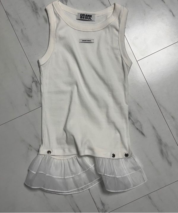 トップス CRANK Frill Snap Sleeveless White MUSINSA公式 | CRANK フリルスナップスリーブレス_ホワイト