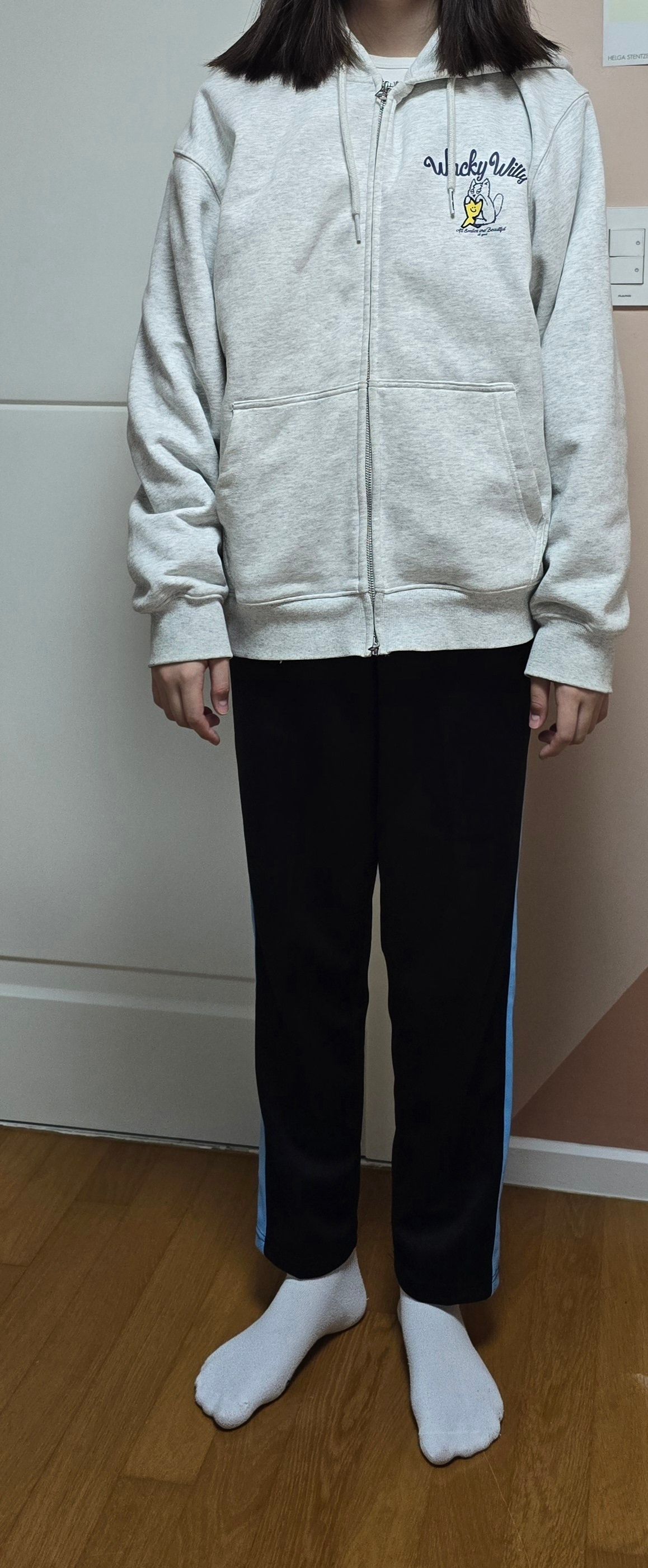スウェット・トレーナー WACKY WILLY Kiki Leo Hug Graphic MTM Wacky Willy] 25FW Kiki Vacance Graphic T-Shirt (2 Color
