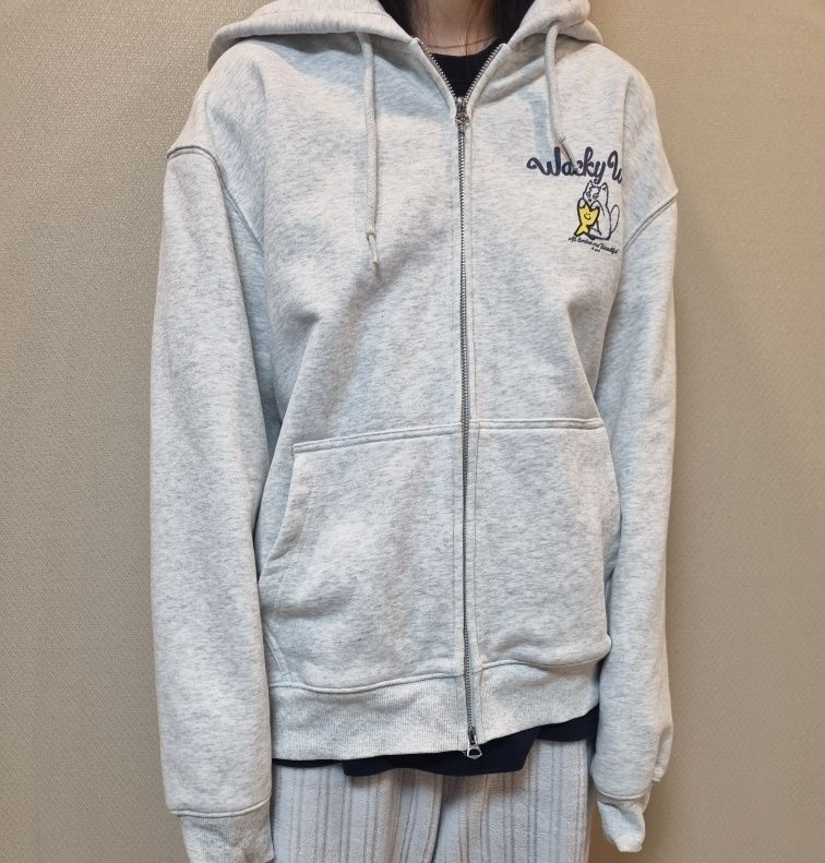 MUSINSA | WACKY WILLY Kiki Leo Logo Hoodie Black