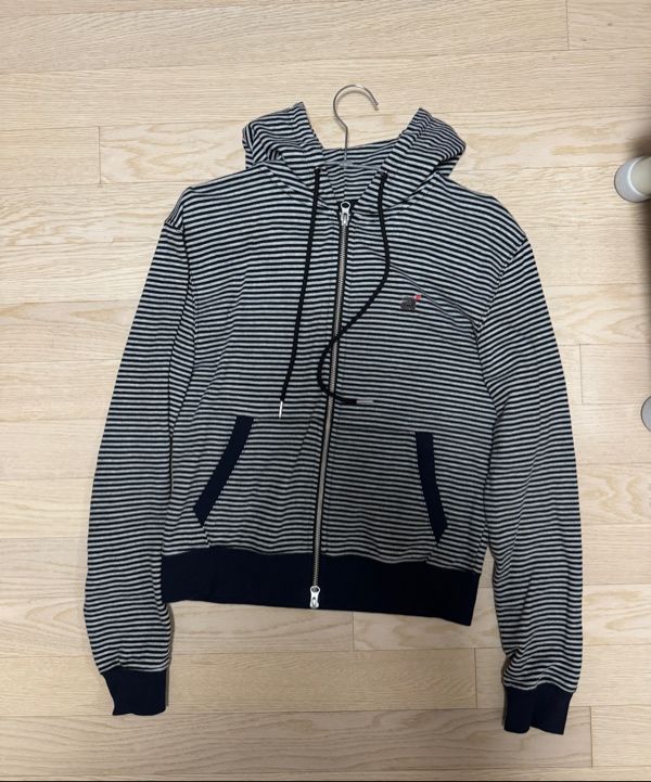 MUSINSA公式 | AEAE STRIPE SMALL LETTER HOOD ZIP UP [BLACK]