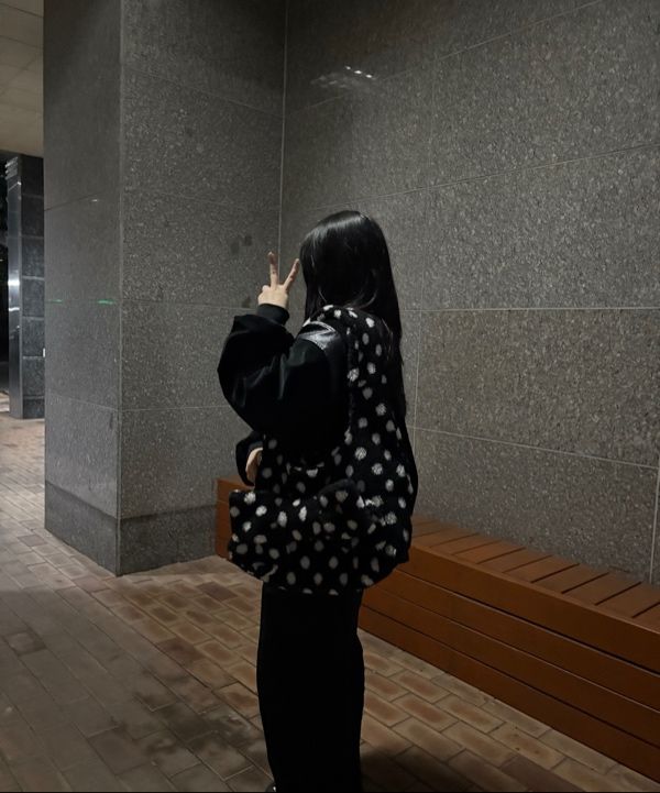 【韓国SIO エスアイオー】DOT FLUFFY SHOULDER BAG 韓国SIO エスアイオー】DOT FLUFFY SHOULDER BAG (SIO