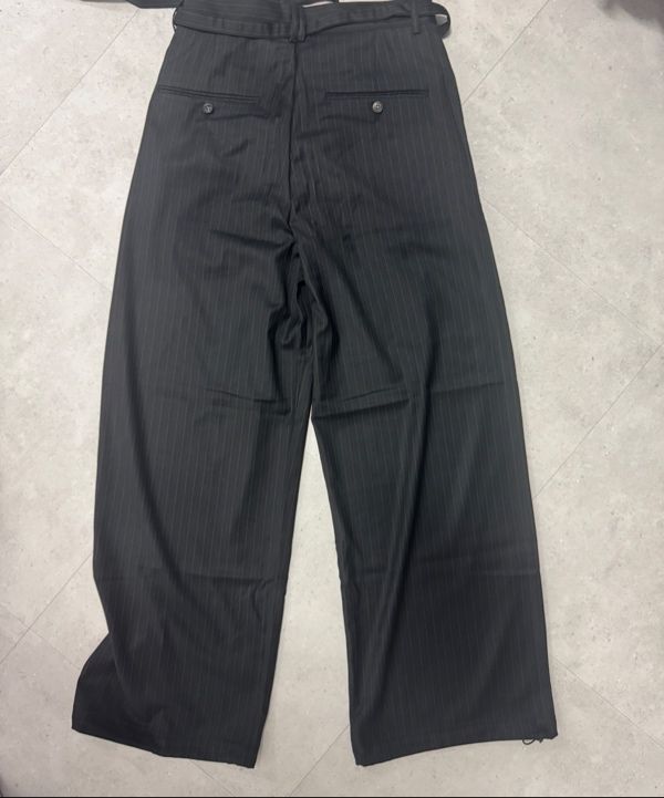 MUSINSA | DNSR Belted Stripe Slacks Black