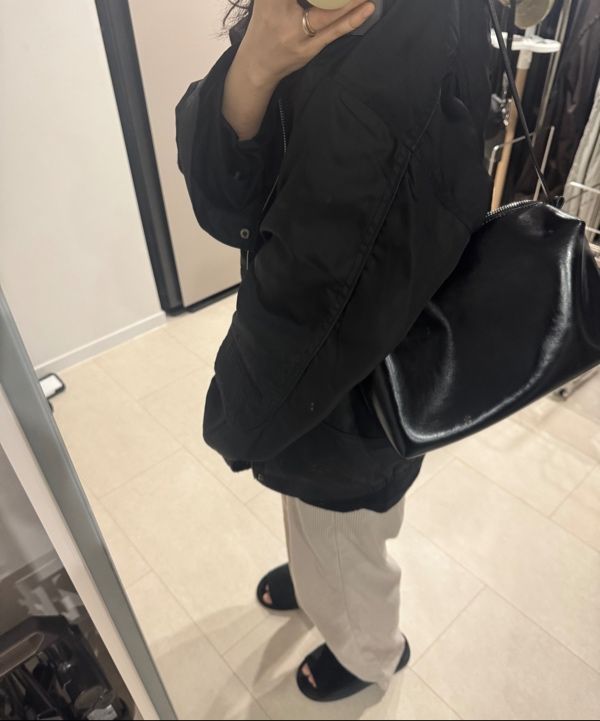 MUSINSA公式 | LOW CLASSIC LEATHER CARAMEL BOX BAG_BLACK_LC257BA04BK